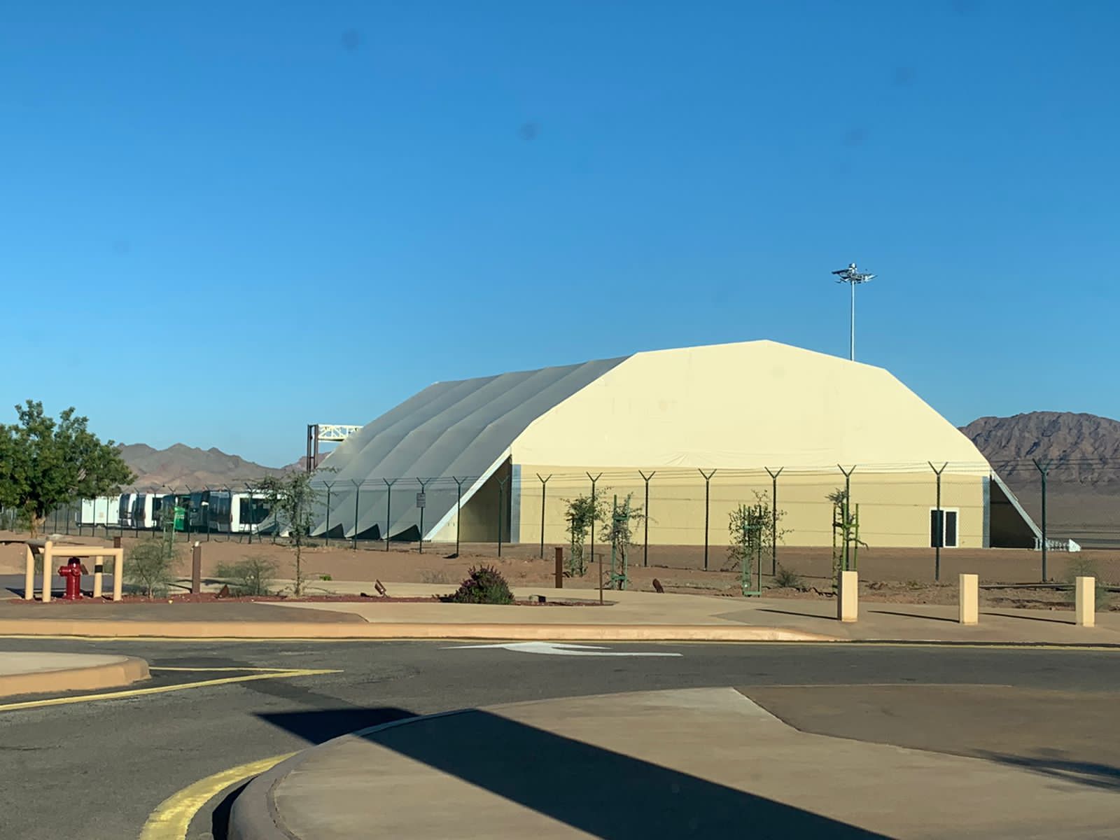 هناجر ومستودعات